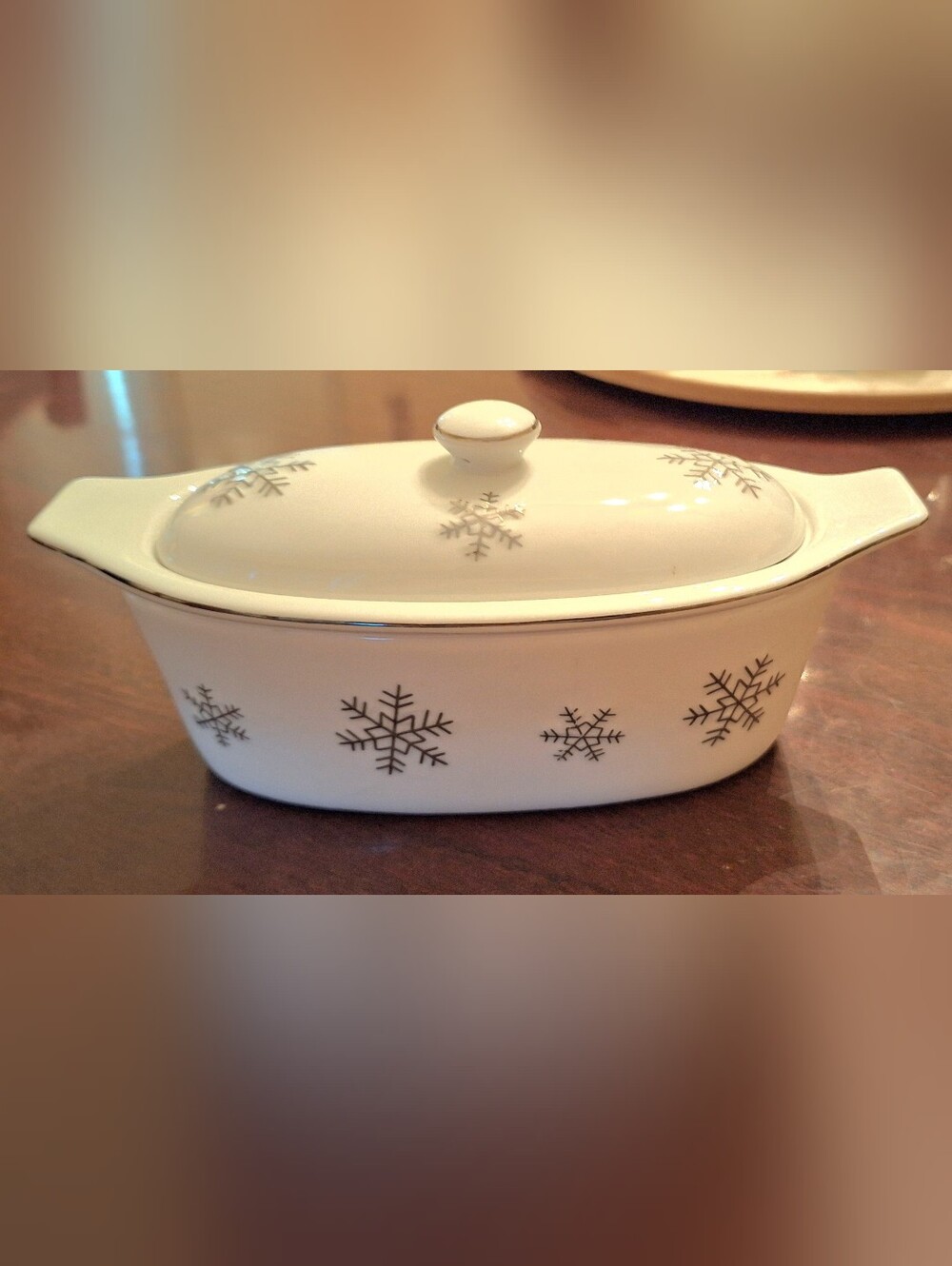 Ceramic Snowflake Butter Boat